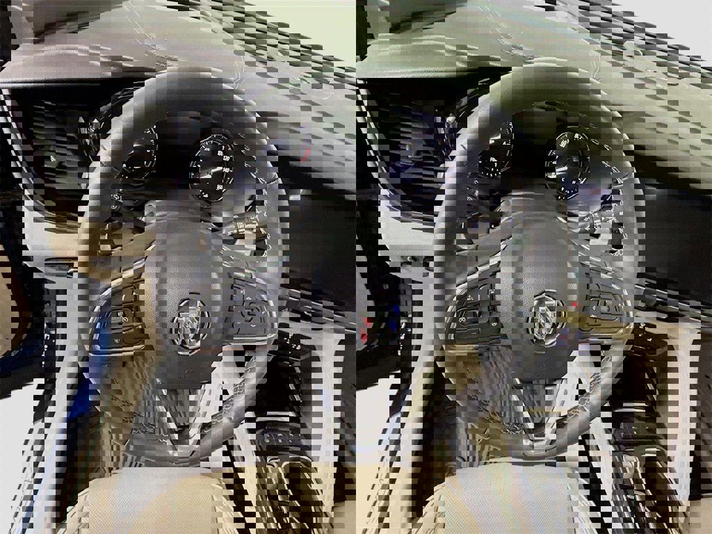 Used 2023 Buick Envision Avenir image 5