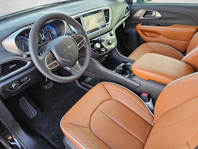 New 2026 Chrysler Pacifica Pinnacle image 3
