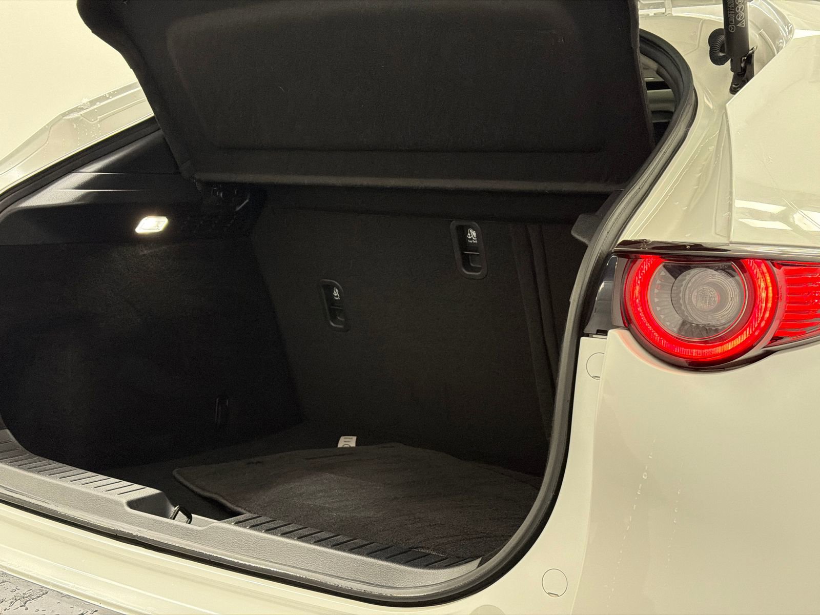 Certified 2025 MAZDA CX-30 2.5 Turbo w/ Premium Package image 8