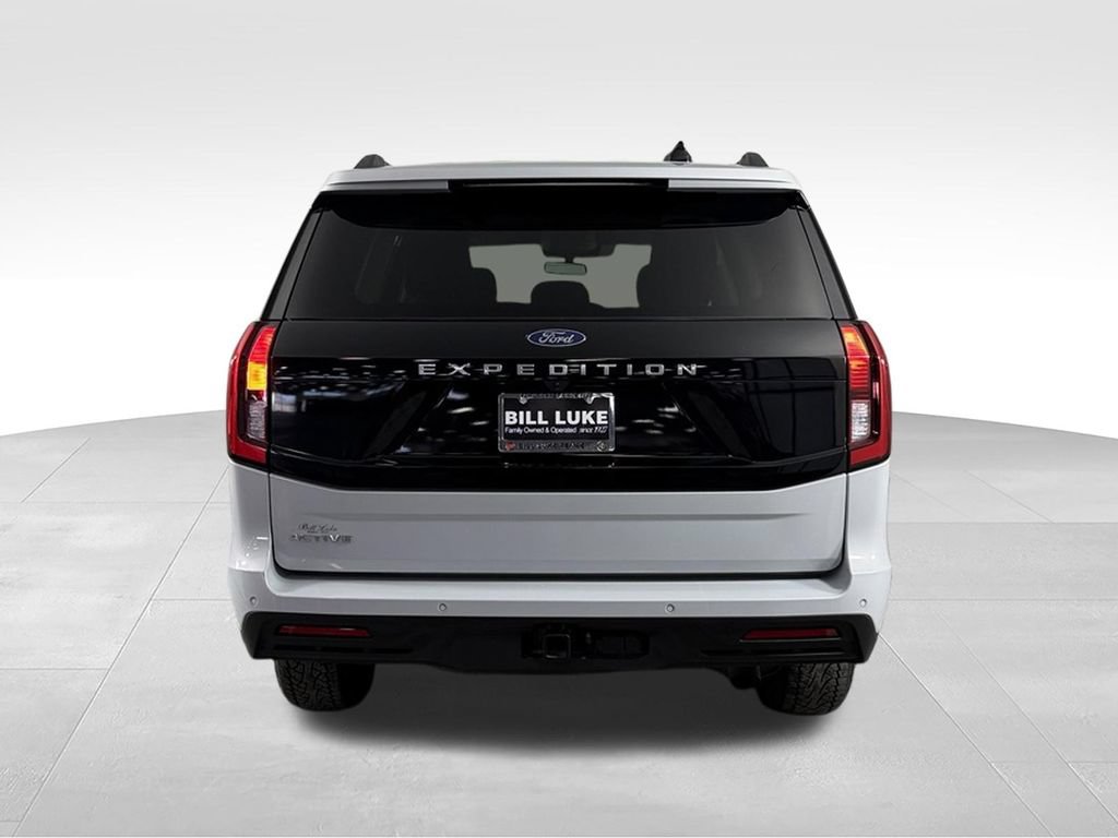 Used 2025 Ford Expedition Active AWD/4WD image 8