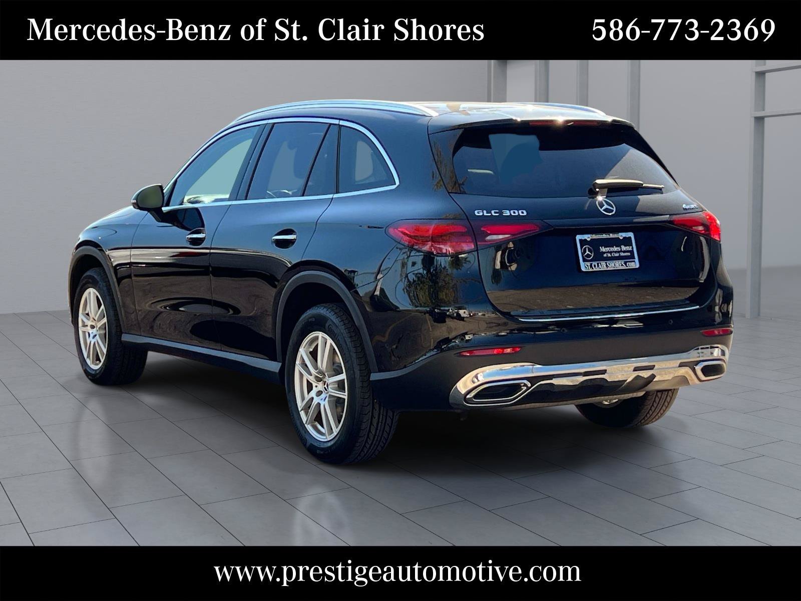 Used 2023 Mercedes-Benz GLC 300 4MATIC image 3