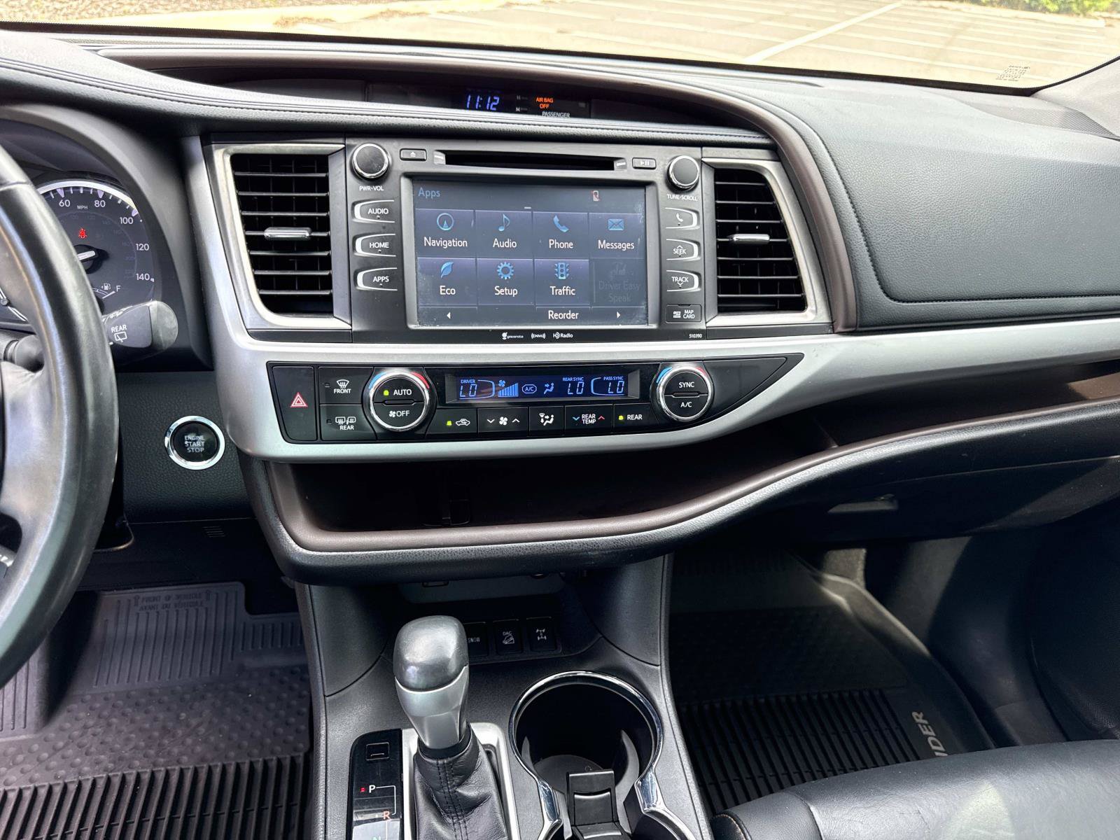 Used 2019 Toyota Highlander XLE AWD/4WD image 24