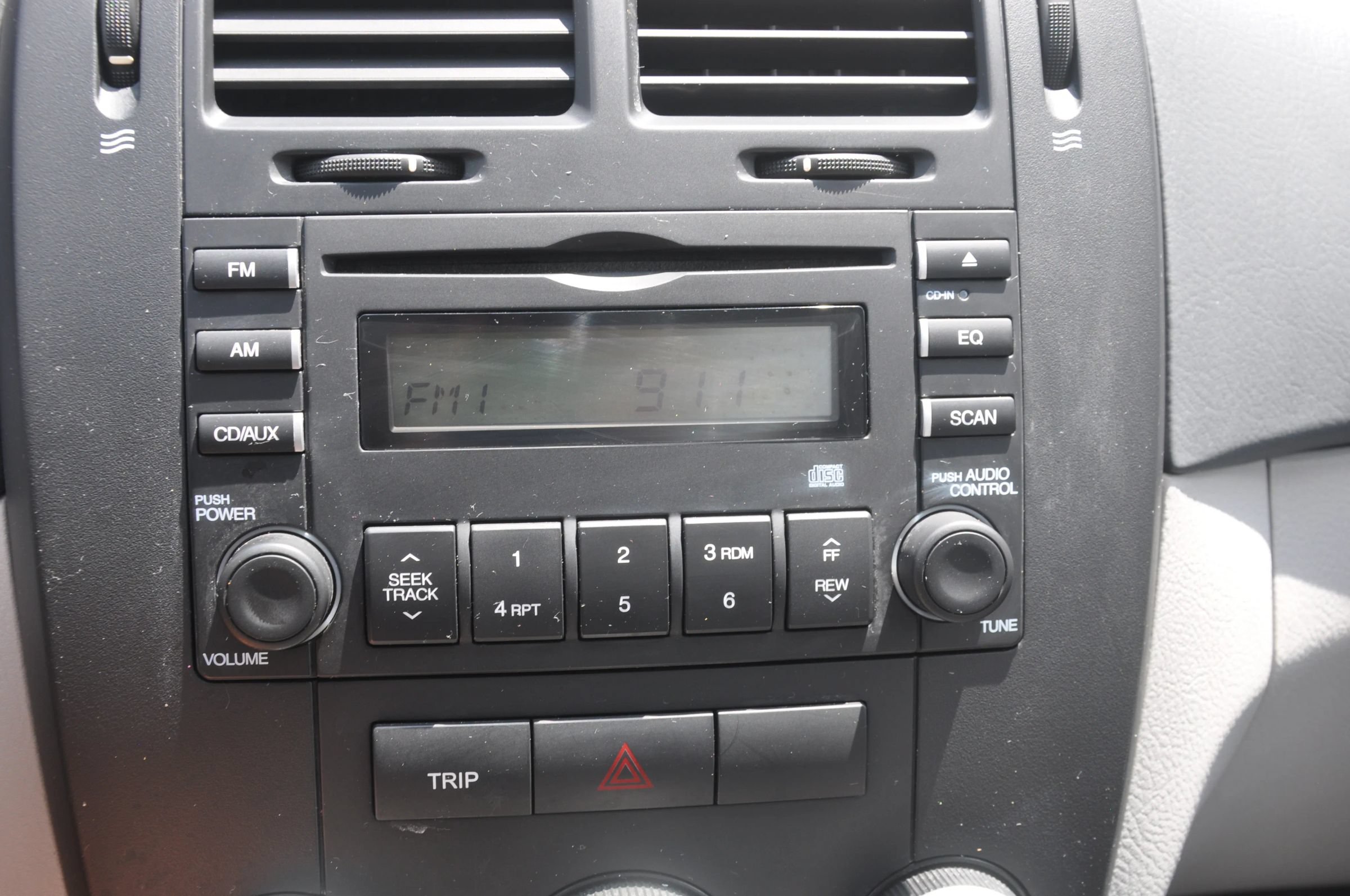 Used 2009 Kia Spectra LX FWD image 30