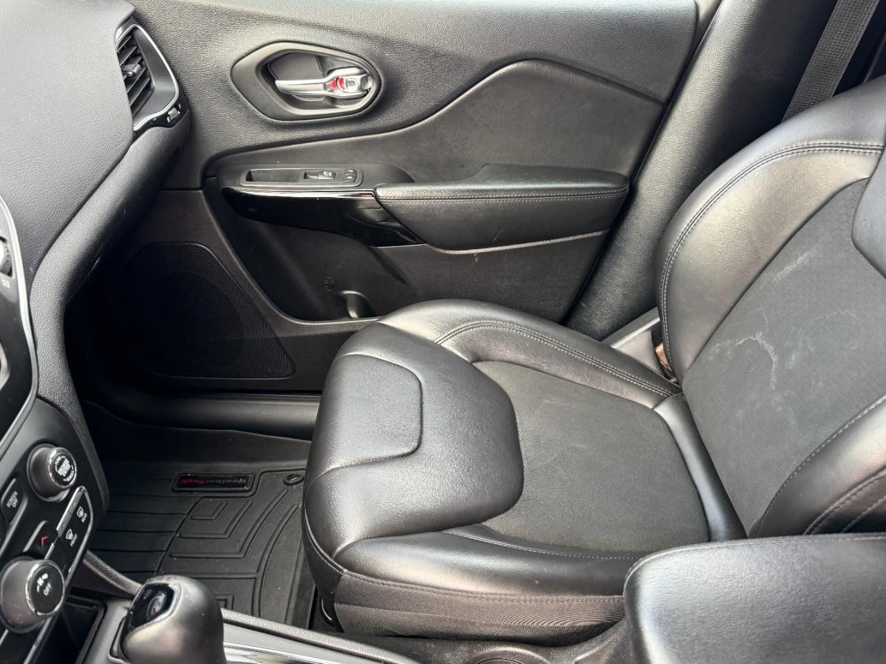 Used 2020 Jeep Cherokee Latitude Plus image 13