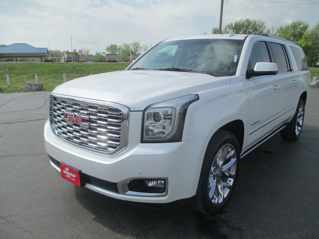 Used 2019 GMC Yukon XL Denali w/ Denali Ultimate Package image 10