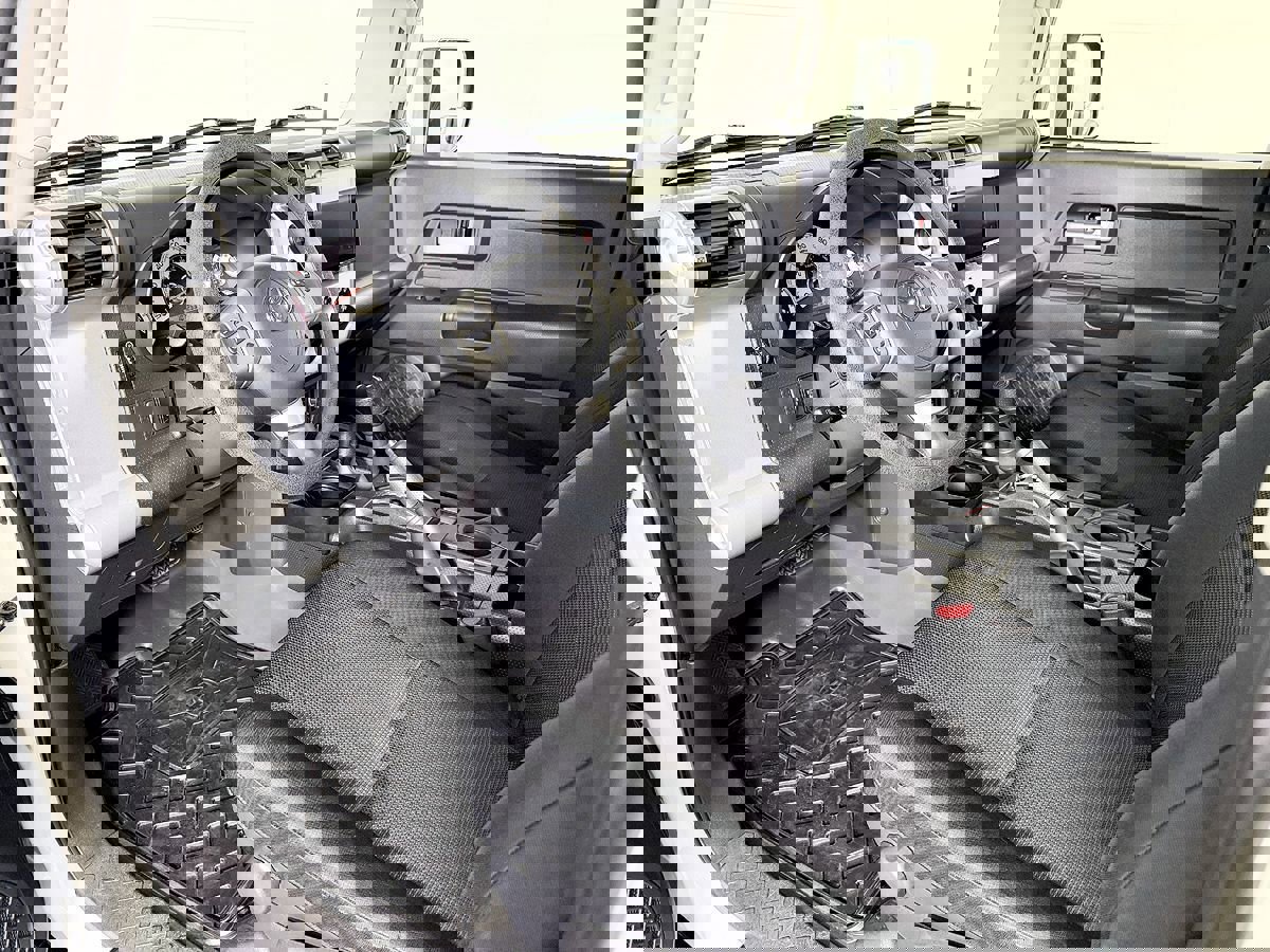 Used 2013 Toyota FJ Cruiser 4WD image 30