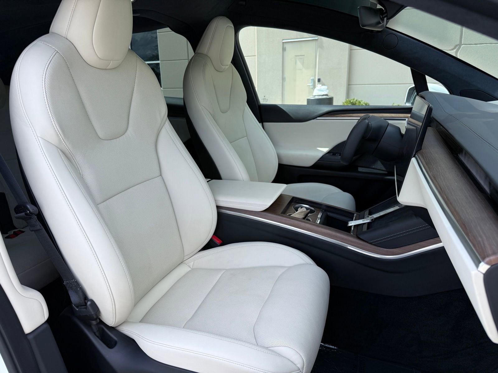 Used 2022 Tesla Model X image 37