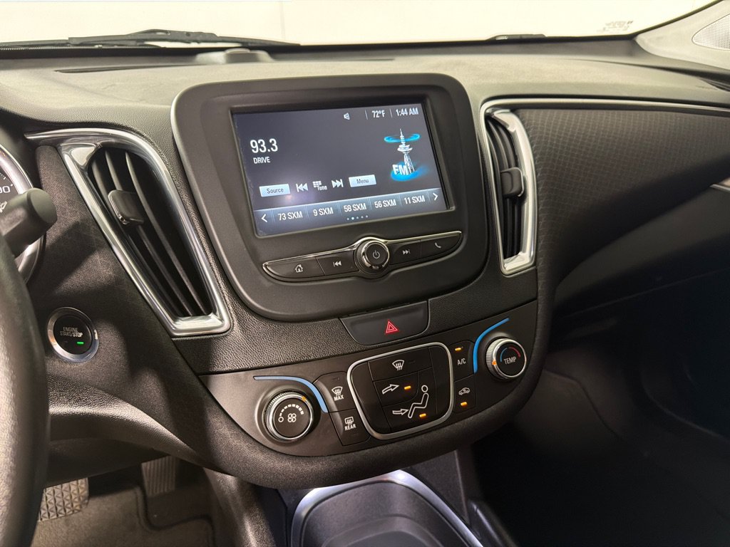 Used 2018 Chevrolet Malibu LT FWD image 15