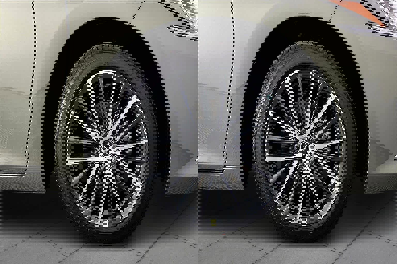 New 2025 Lexus ES 350 image 9