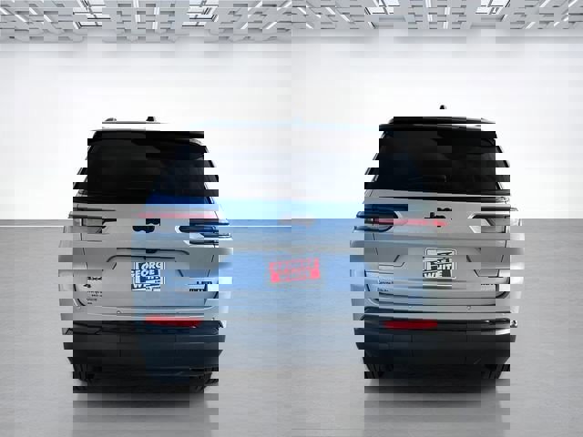 Used 2025 Jeep Grand Cherokee L Limited w/ Black Appearance Package image 5