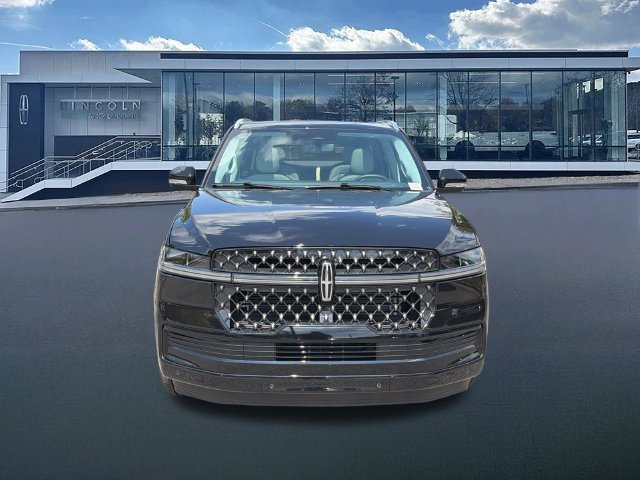 New 2027 Lincoln Navigator L Black Label AWD/4WD image 2