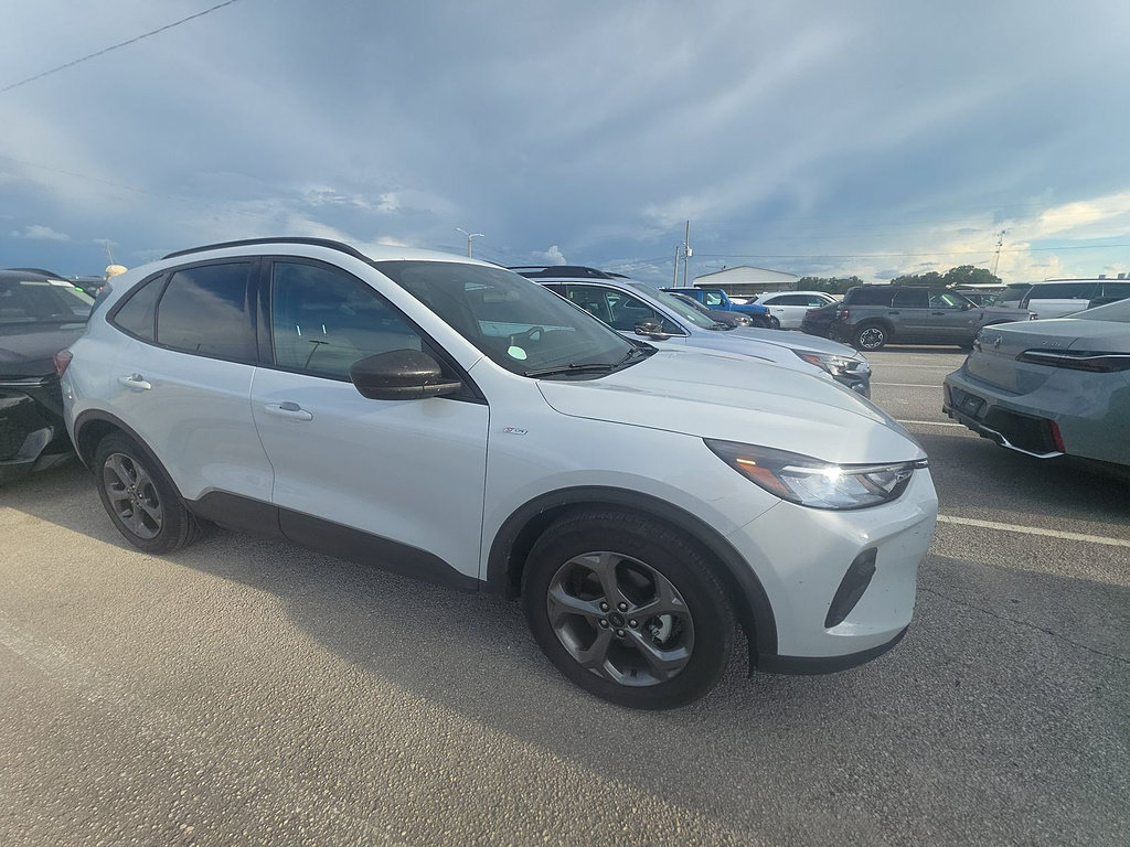 Used 2025 Ford Escape ST-Line FWD image 31