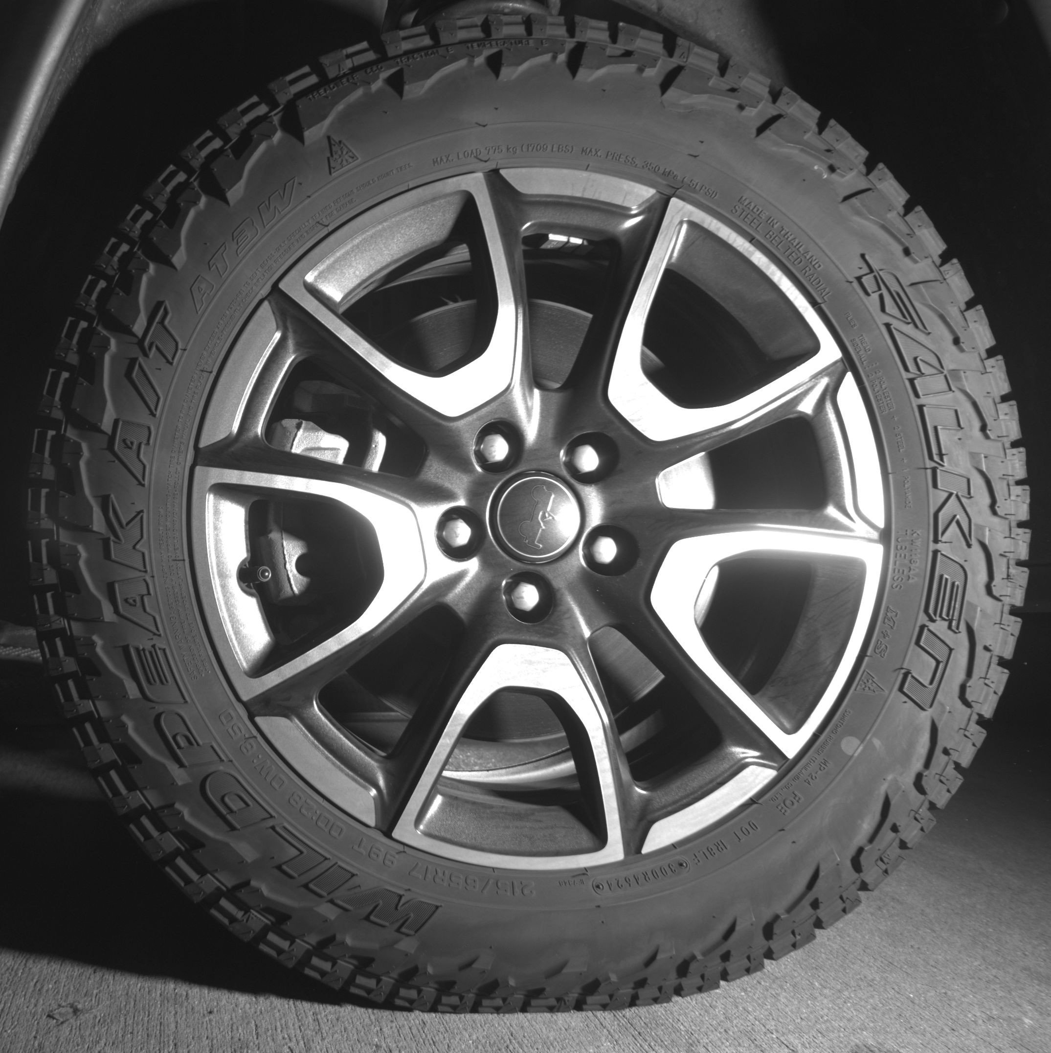 Used 2025 Jeep Compass Trailhawk image 12