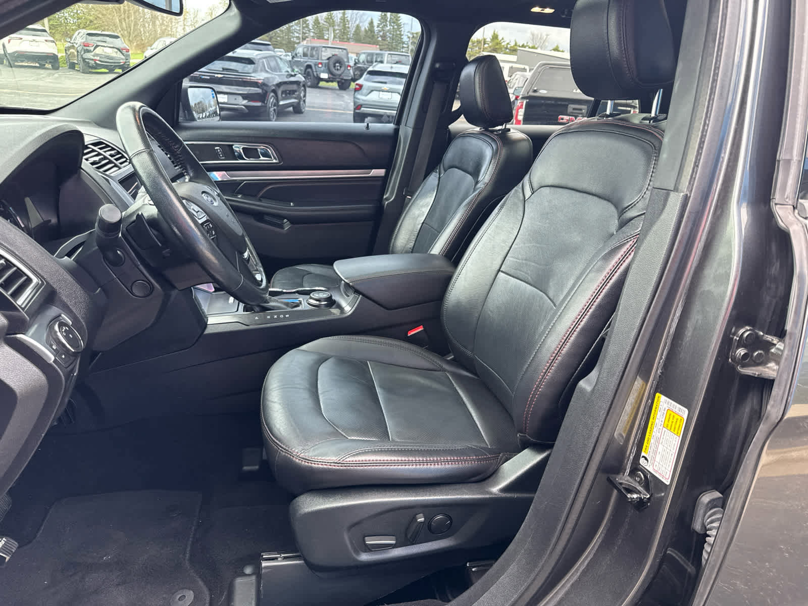 Used 2019 Ford Explorer Sport w/ Equipment Group 401A AWD/4WD image 19