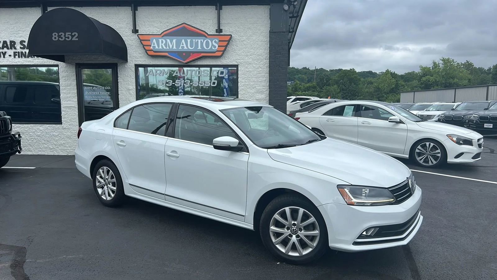 Used 2017 Volkswagen Jetta SEL image 1