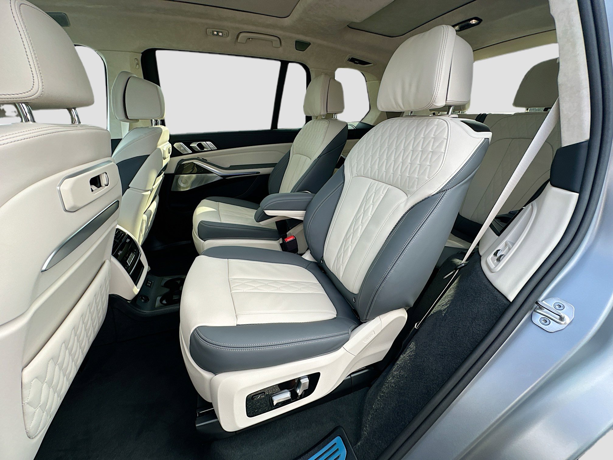 New 2026 BMW X7 M60i image 19