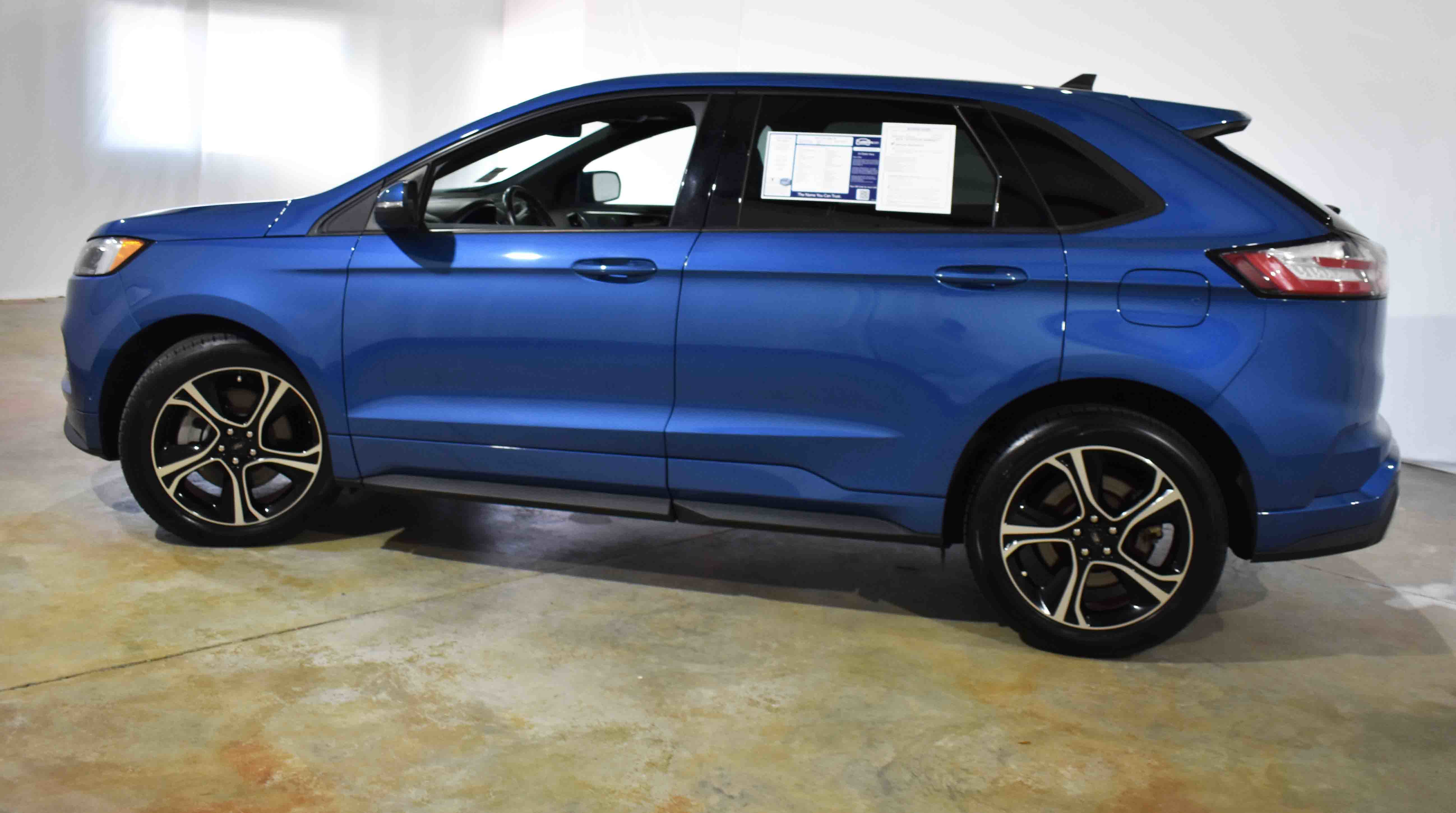 Used 2021 Ford Edge ST w/ Equipment Group 401A image 6