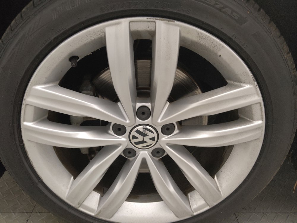 Used 2019 Volkswagen Passat Wolfsburg Edition FWD image 31