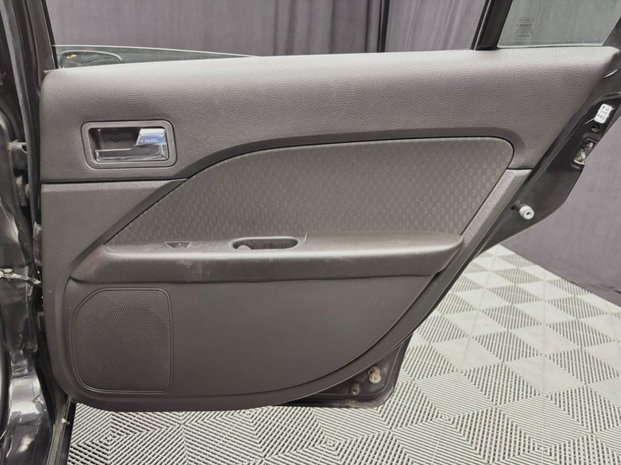 Used 2009 Ford Fusion SEL FWD image 22