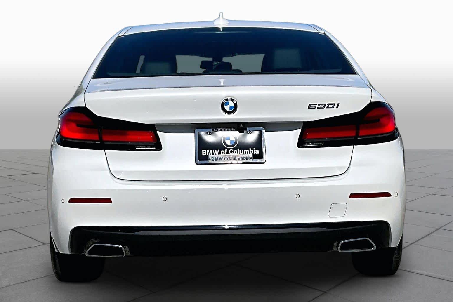 Used 2023 BMW 530i w/ Premium Package RWD image 4