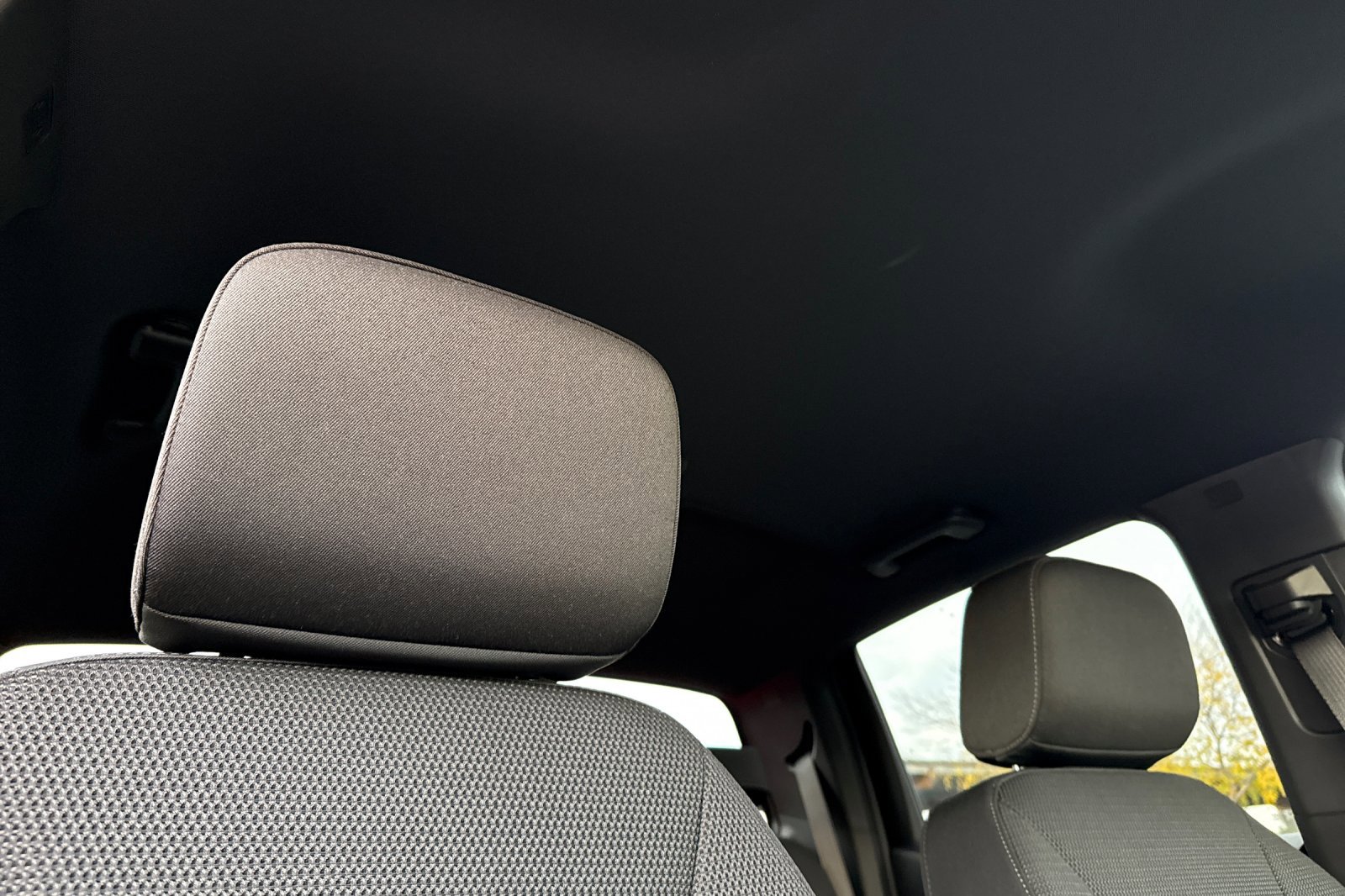 New 2026 GMC Canyon Elevation w/ Convenience Package image 17