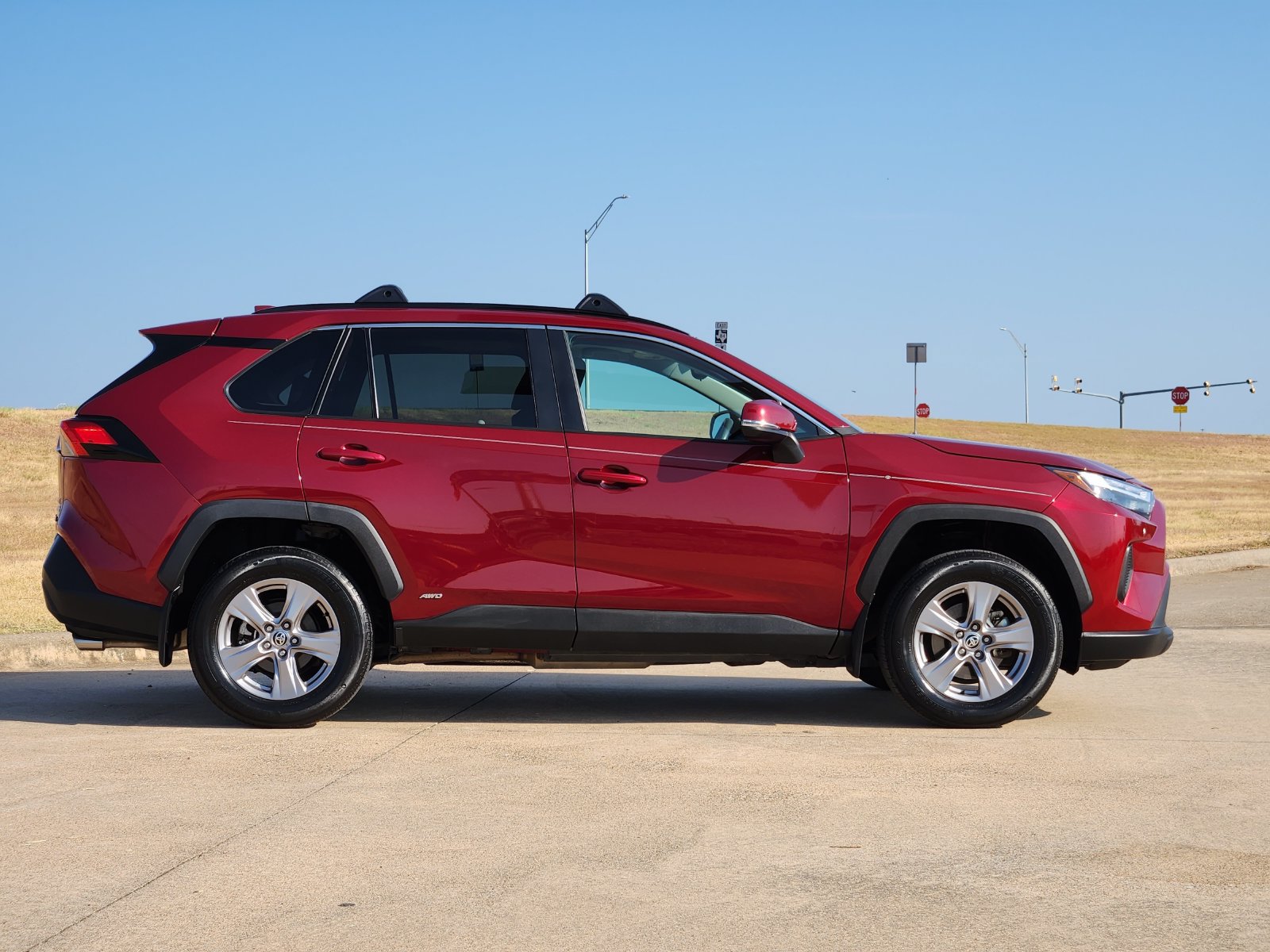 Used 2024 Toyota RAV4 XLE w/ Convenience Package AWD/4WD image 7