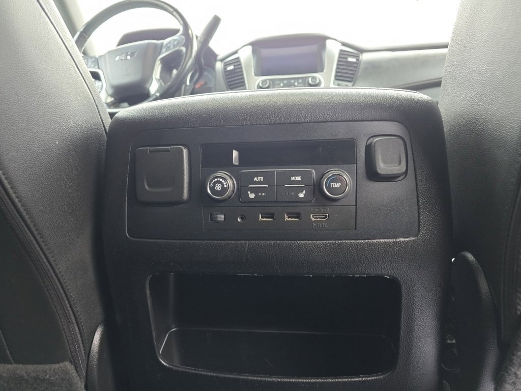 Used 2019 Chevrolet Suburban LT image 22