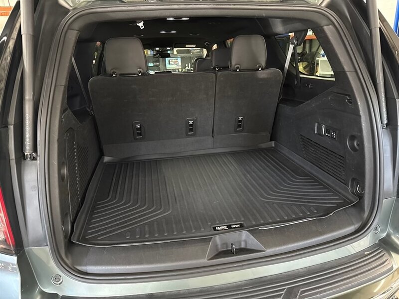 Used 2023 Chevrolet Suburban Premier AWD/4WD image 16