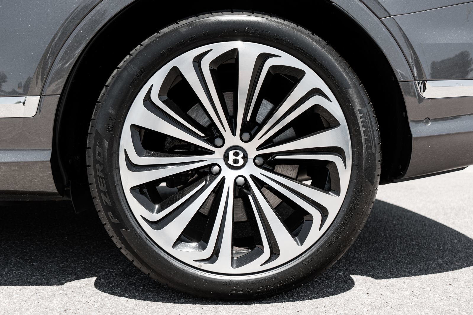 Certified 2024 Bentley Bentayga AWD/4WD image 7