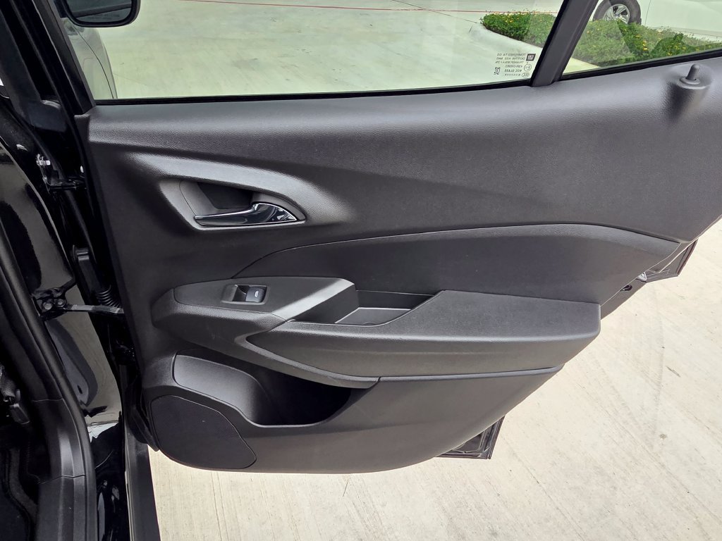 Used 2025 Chevrolet Trax ACTIV w/ Sunroof Package FWD image 24