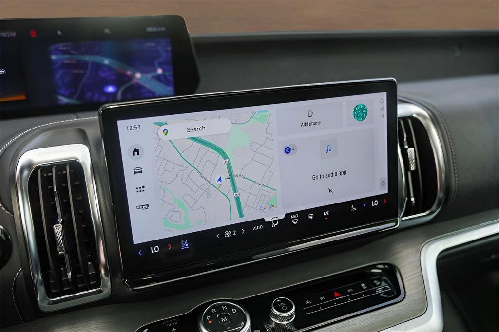 Used 2025 Ford Expedition Max Platinum w/ Driver's Package image 16