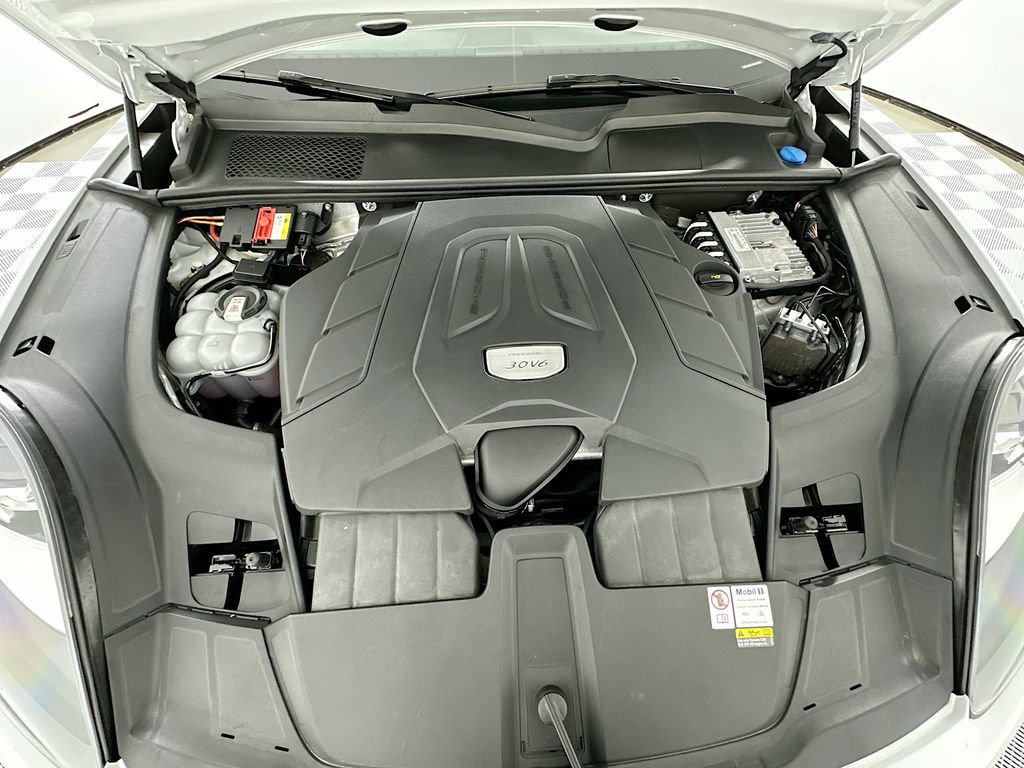 Certified 2022 Porsche Cayenne AWD/4WD image 32