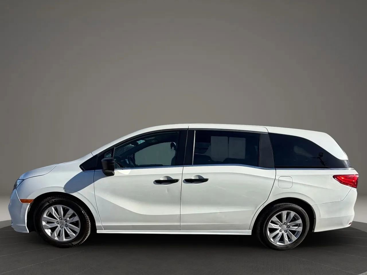 Used 2019 Honda Odyssey LX image 8