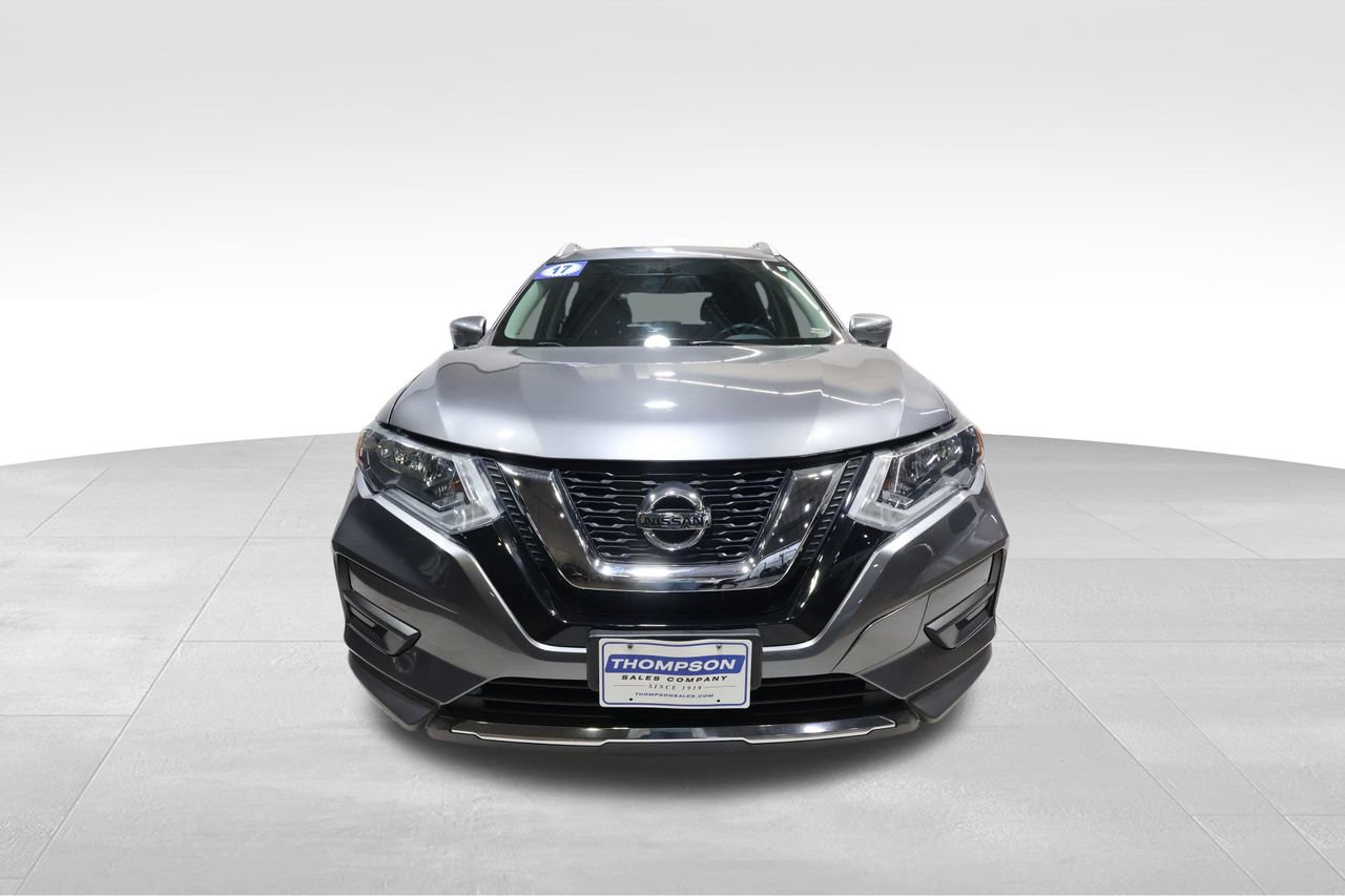 Used 2017 Nissan Rogue SV w/ SV Premium Package image 7