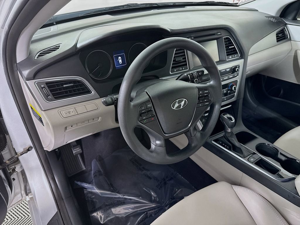 Used 2016 Hyundai Sonata SE image 16