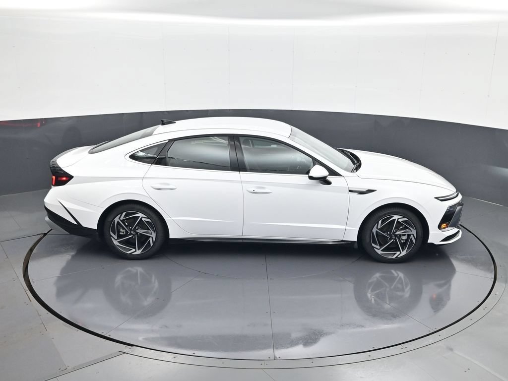 New 2026 Hyundai Sonata SEL FWD image 16