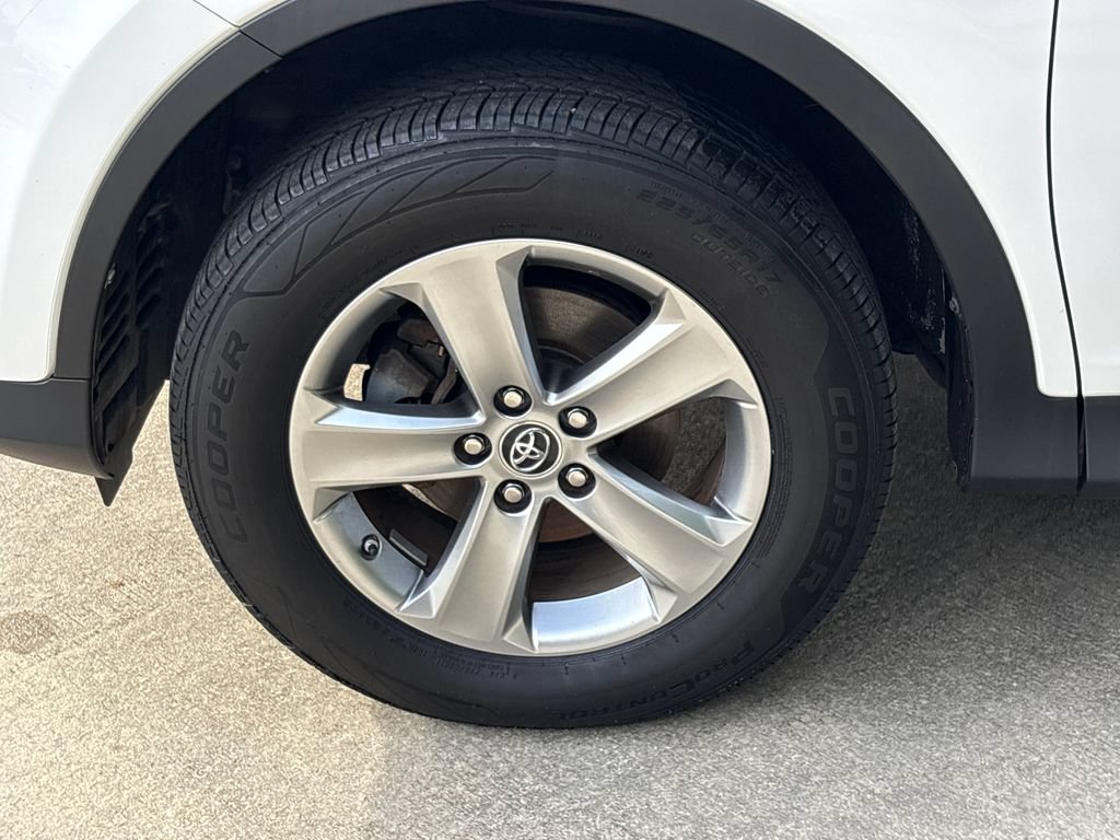 Used 2015 Toyota RAV4 XLE FWD image 11