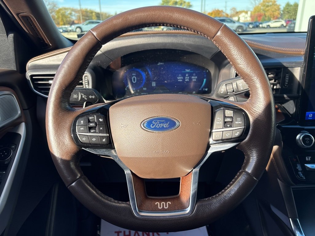 Used 2021 Ford Explorer King Ranch w/ Premium Technology Package image 16