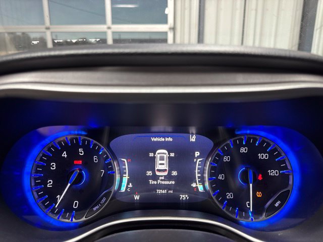 Used 2021 Chrysler Pacifica Touring-L FWD image 6