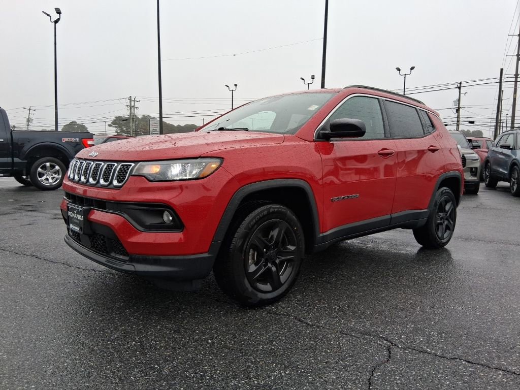 Used 2024 Jeep Compass Latitude image 1