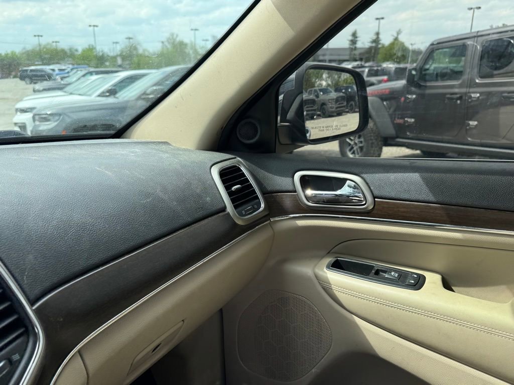 Used 2015 Jeep Grand Cherokee Limited w/ Luxury Group II image 21