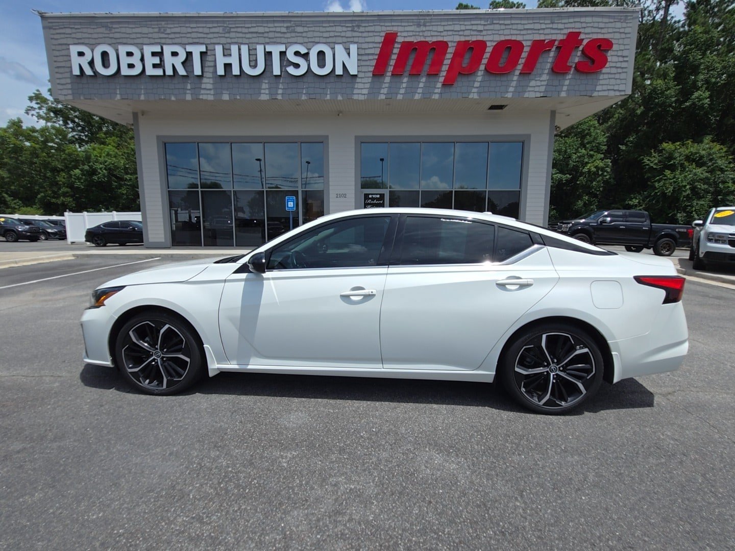 Used 2023 Nissan Altima 2.5 SR