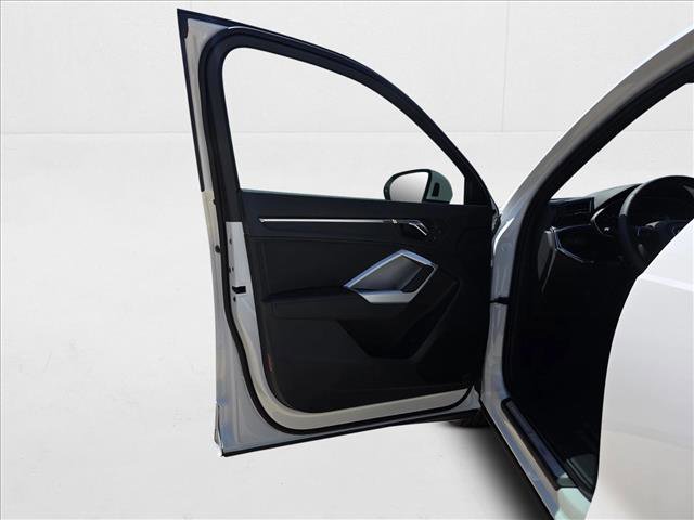 New 2025 Audi Q3 2.0T Premium image 13