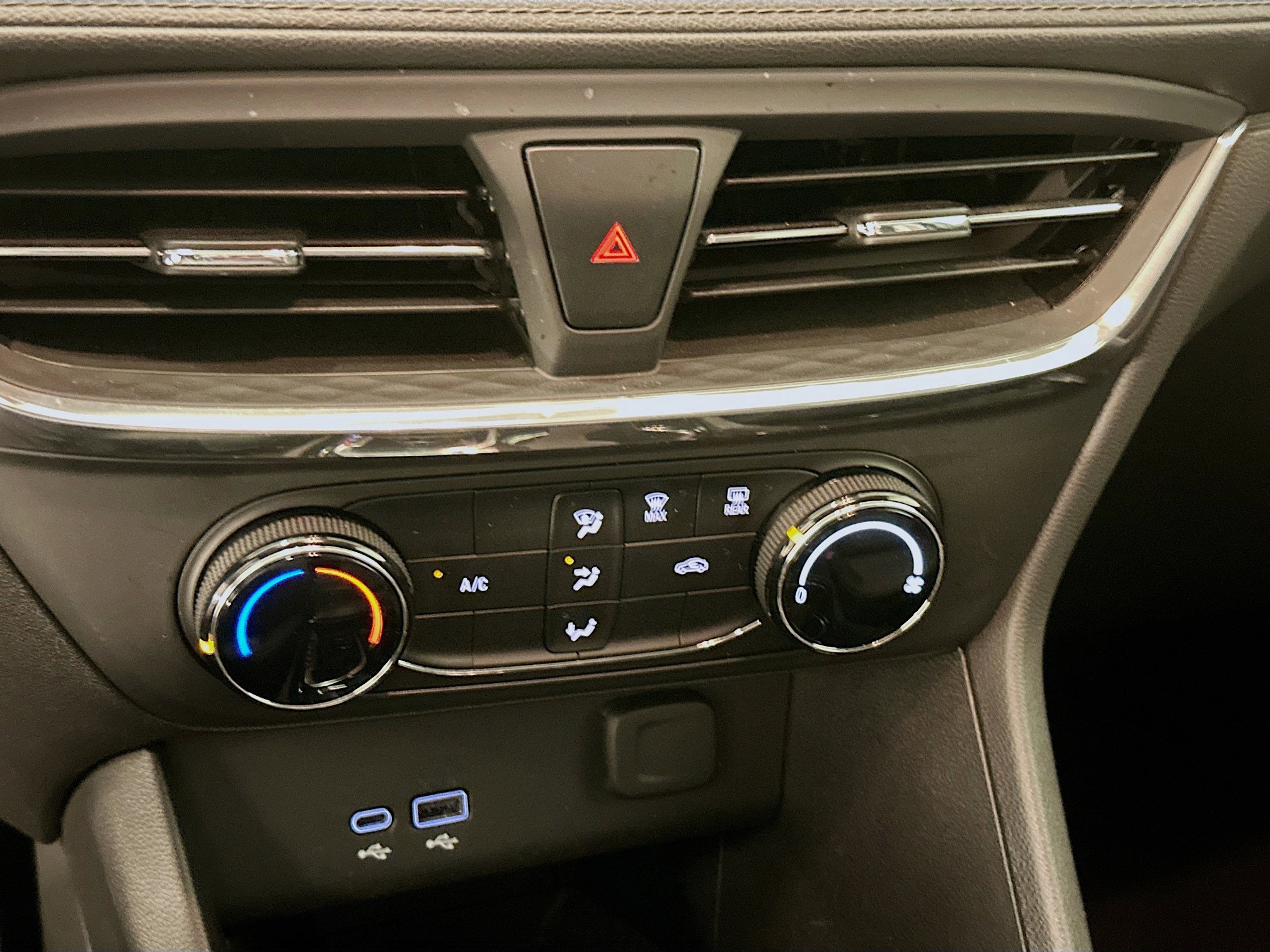 Used 2025 Buick Encore GX Preferred image 23