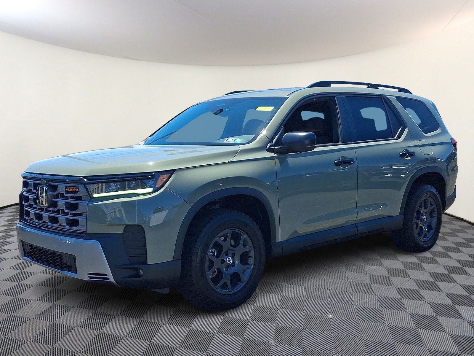 Used 2026 Honda Pilot TrailSport image 3