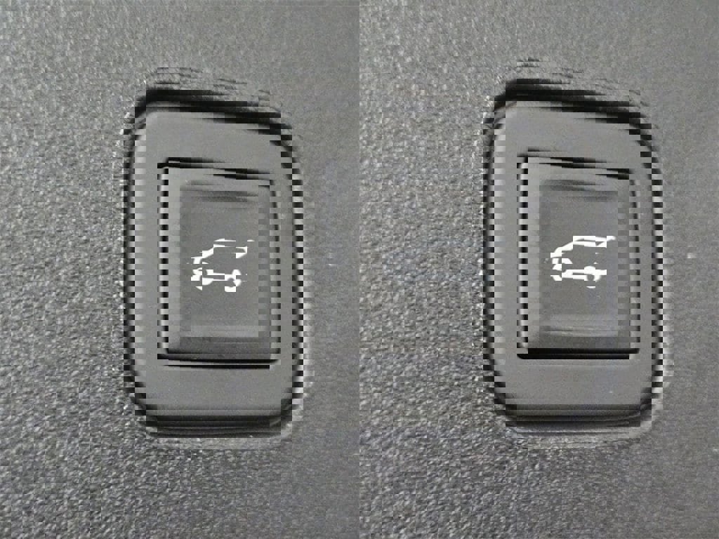 New 2026 Cadillac Lyriq Sport image 11