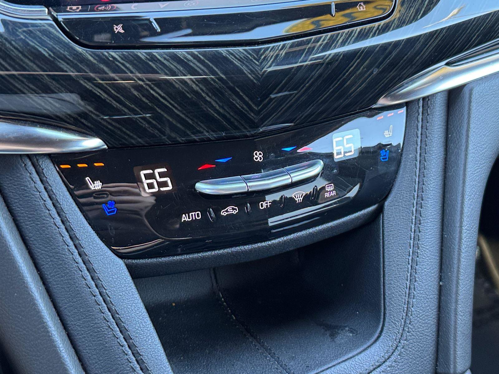 Certified 2022 Cadillac XT6 Premium Luxury w/ Technology Package image 20