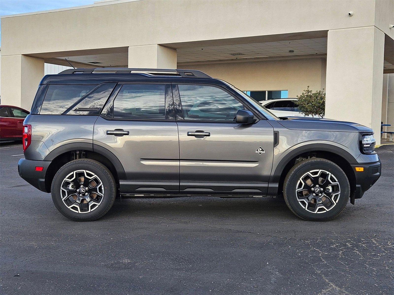 New 2025 Ford Bronco Sport Outer Banks image 4