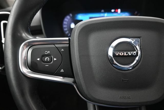 Used 2023 Volvo XC40 B4 Ultimate FWD image 18