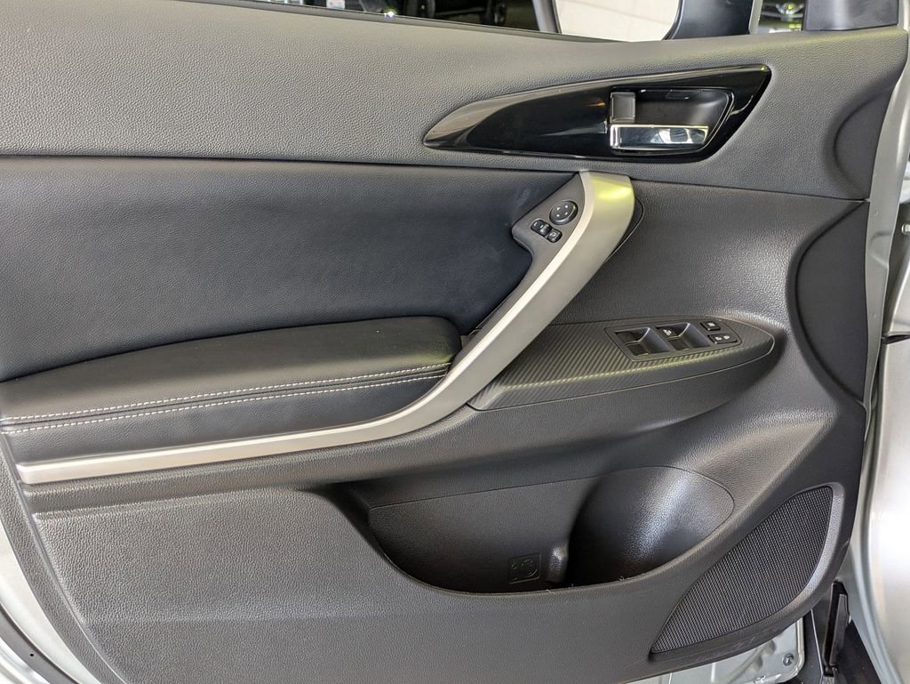 Used 2025 Mitsubishi Eclipse Cross AWD image 11